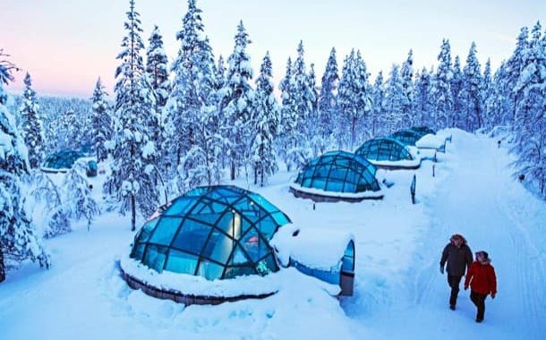 iglús de cristal en Laponia resort Kakslauttanen