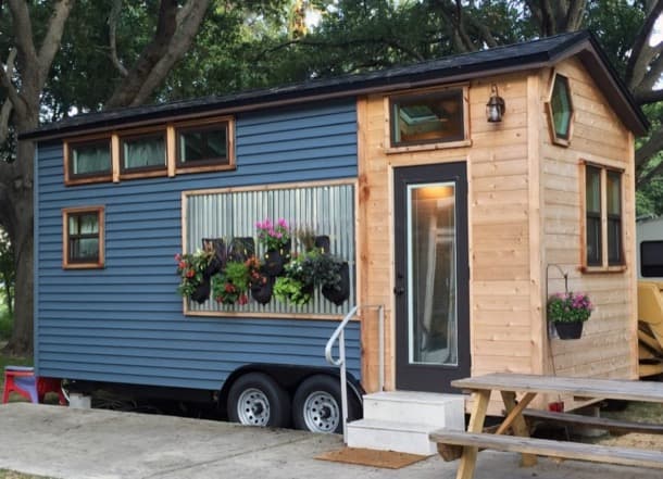 Casa construida por estudiante de arquitectura Hammy casita en un remolque de 20 pies