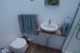 casa container de Brenda - lavabo inodoro