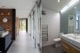 galería y baño de la Casa Dixon