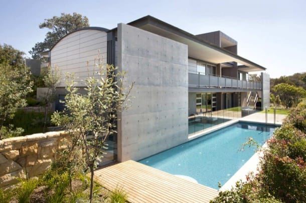 Vivienda que aprovecha antigua estructura militar piscina de la Casa Mosman en Australia, por Popov Bass