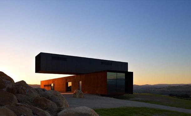 Vivienda con gran voladizo View Hill House, por Denton Corker Marshall