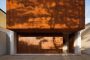 fachada de entrada a la Corten House - São Paulo