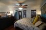 dormitorio principal Casa 18x56 de Kanga Room Systems