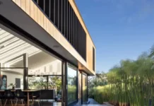 S House: casa organizada linealmente S_House fachada salón