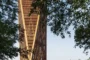 torre de madera y hormigón
