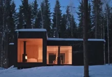 Villa Cuatro Esquinas: un refugio en la naturaleza nórdica Casa Cuatro Esquinas al atardecer