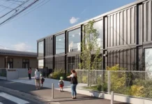 Guardería en Saitama (Japón) con fachada de contenedores HIBINOSEKKEI youji no shiro guarderia fachada corrugada