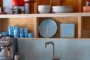 detalle estantes cocina Unfinished House