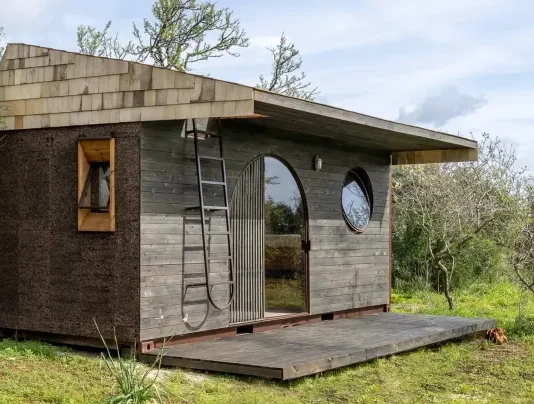 exterior Cargo House