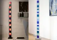 Lámpara de pie Luna, en dos personalizaciones diferentes.