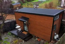 Una tiny house en Wanaka que se apoya más en el lugar que en el diseño Vista aérea de casa diminuta en Wanaka, Nueva Zelanda.