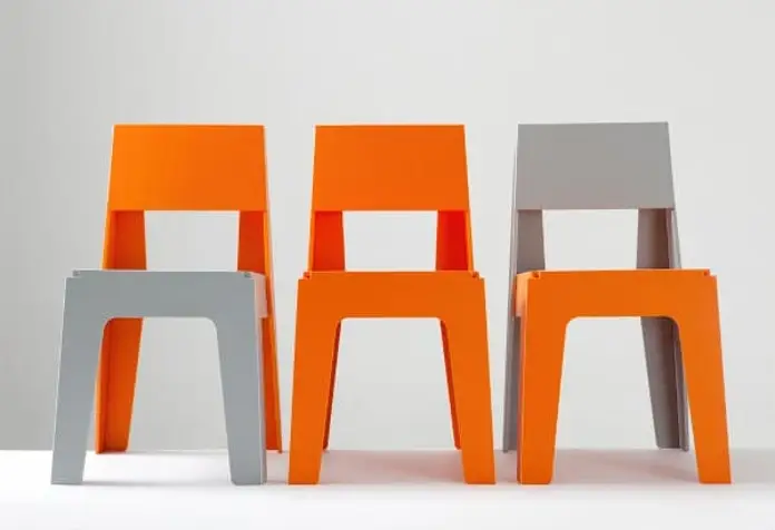 Silla Butter, hecha con plástico reciclado.