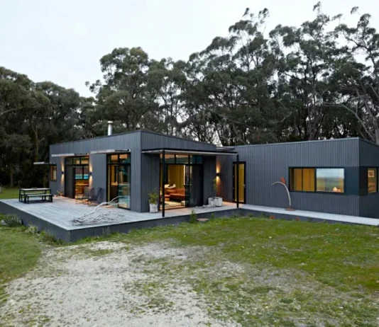 casa prefabricada por módulos, colocada en el medio rural