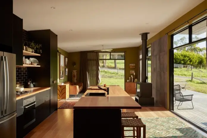 Interior del módulo de día de Fish Creek House