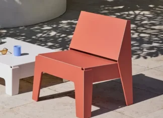 Silla baja Butter en color arcilla