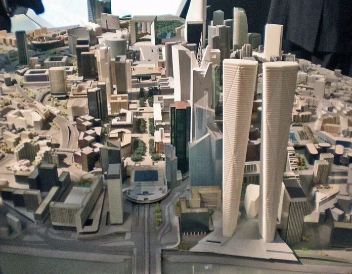 Maqueta con los rascacielos Hermitage Plaza, a orillas del Sena.