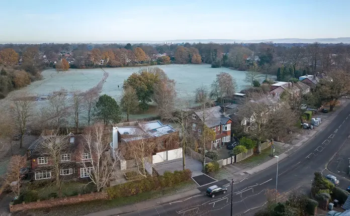 Vista aérea de la Casa Vestige en Cheshire (Inglaterra)